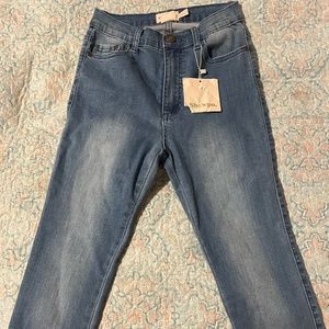 Women's Size 6 Jeans (no rips)